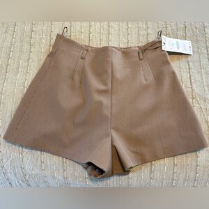NWT Zara Classic High-Waist Brown Women’s Shorts/Culottes Size Large.